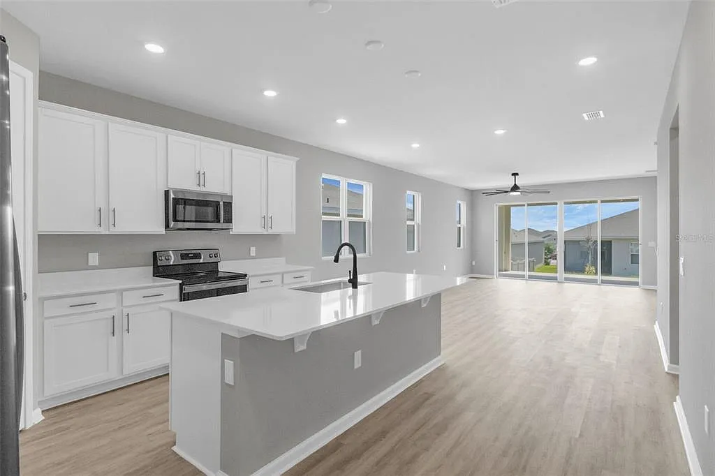 4 bed, 2.0 bath, 1928 sqft, $2,100 — Photo 4