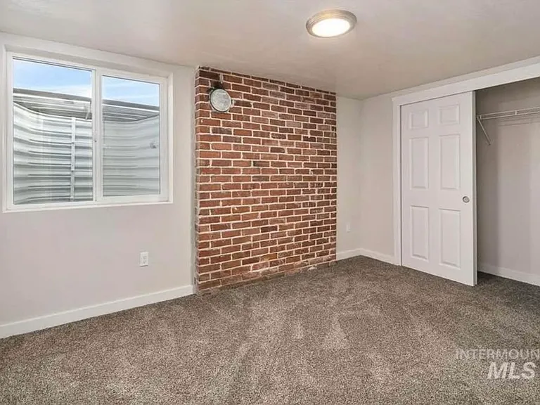 103 S Juniper St — Photo 8