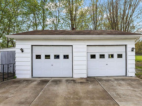2nd image of 4765 N Raymond Rd