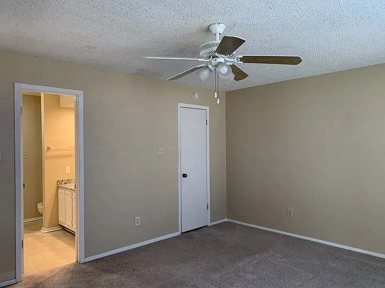 1203 Custer Rd — Photo 3