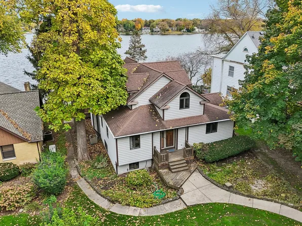 1320 Old Bay Rd, Johnsburg, IL 60051