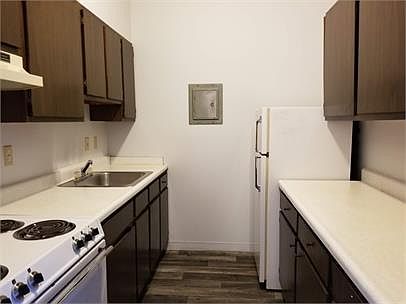 1st image of 318 E Main St #105