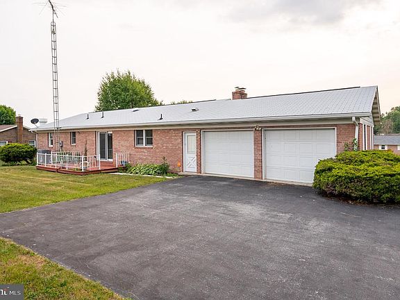 3rd image of 111 Clifford Dr