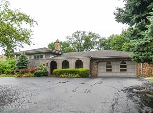 320 S School St, Mount Prospect, IL 60056