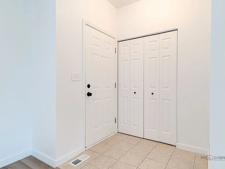 178 W Hampton Dr — Photo 2