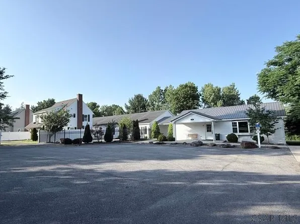13 1st St #2, Cairnbrook, PA 15924