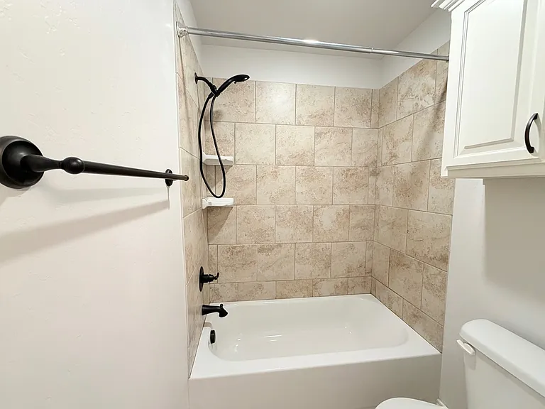 18600 Luna Dr — Photo 14