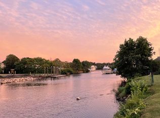 36 Mechanic St, Pawcatuck, CT 06379