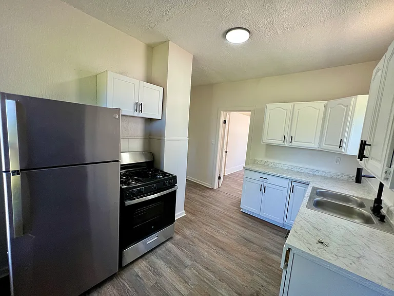 15264 Broadway Ave — Photo 15