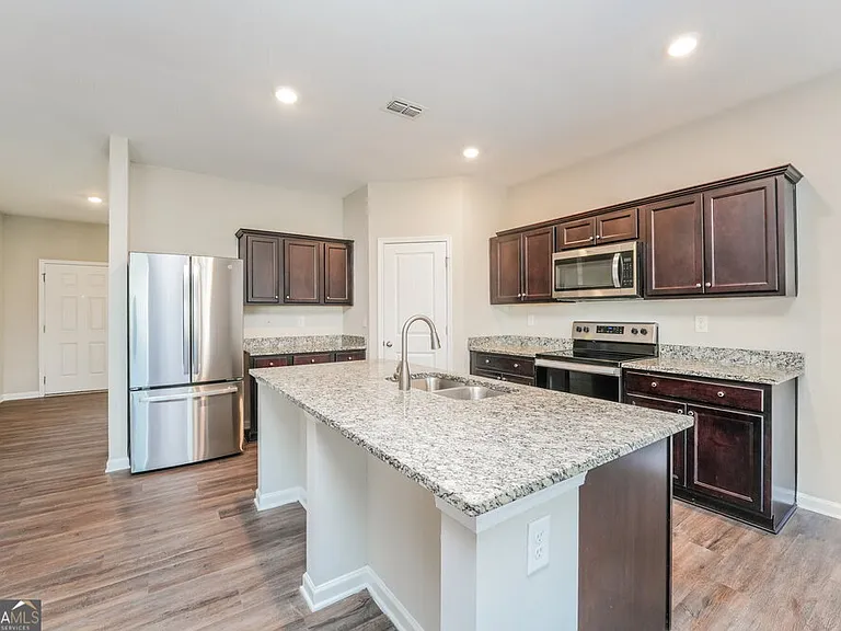 3735 Newbury Place Dr — Photo 8