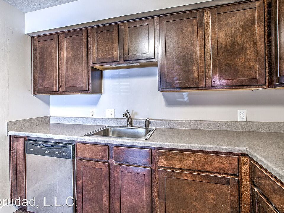1st image of 128 N 40th St APT 1