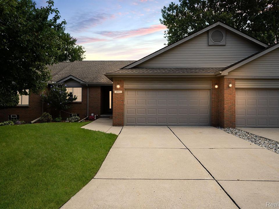 1st image of 1955 Pebble Creek Dr