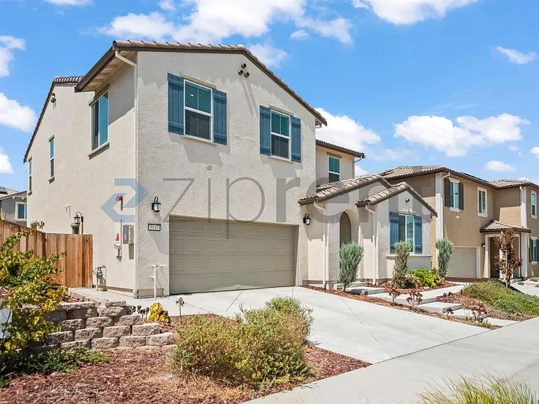 5545 Oberon Ave — Photo 2