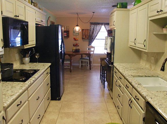 5th image of 4631 Valleybrook Ln