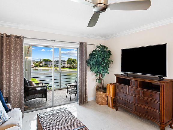 5th image of 2724 N Garden Drive #402