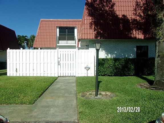 3rd image of 2724 Yale Ln