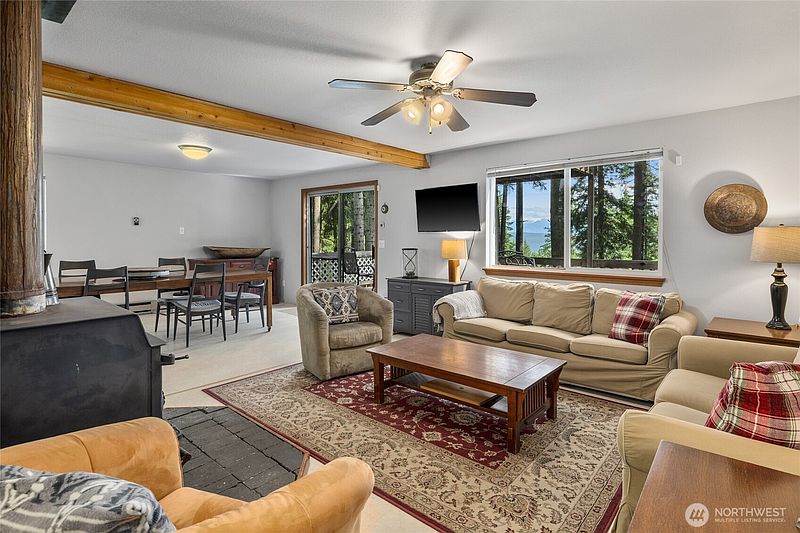 5th image of 211 Indian Hill Road