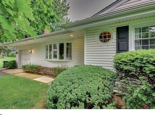 35 Cameron Dr, Holland, PA 18966