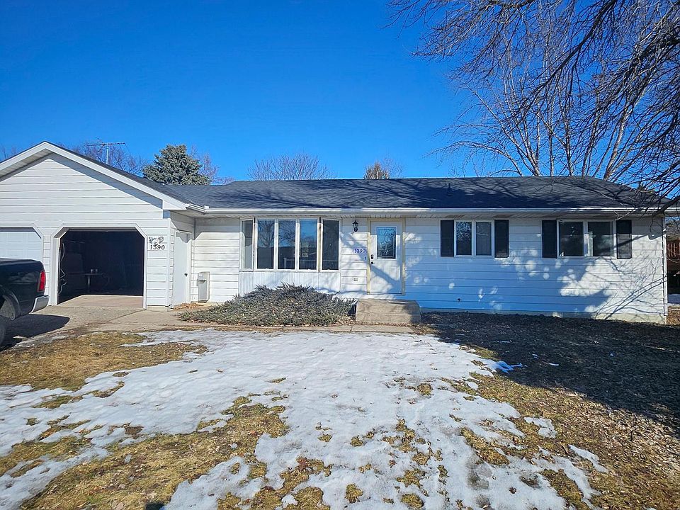 1st image of 1390 Roosevelt Rd