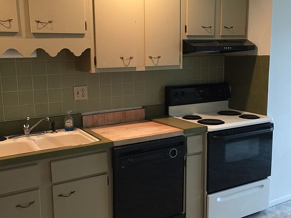 3rd image of 5304 N Hemlock Dr