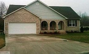 2nd image of 4007 Longview Dr
