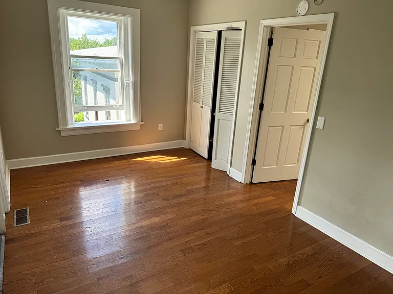 275 Plymouth Ave S #24 — Photo 10
