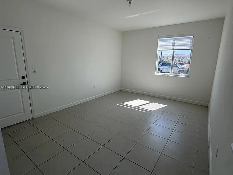 679 SE 13th Street Cir #679 — Photo 4