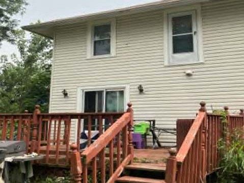 3rd image of 556 Cora Ave