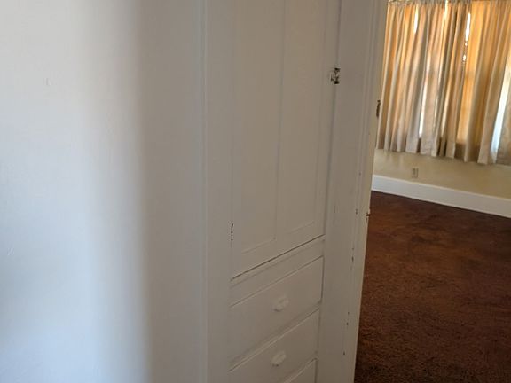4th image of 653 W 4th St