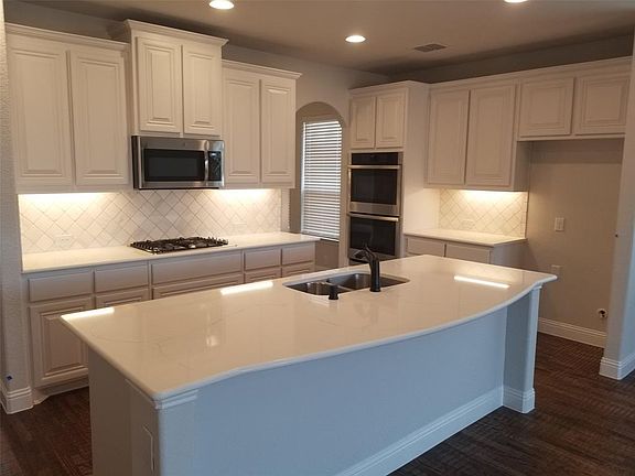 3rd image of 2111 Timineri Dr