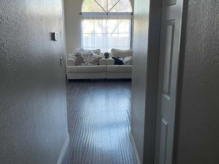 1833 Einstein St — Photo 25