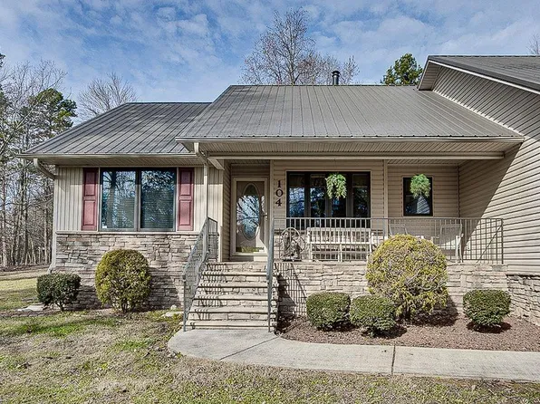 104 Willowbrook Dr, Thomasville, NC 27360