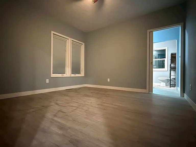 402 S Bailey Ave — Photo 20