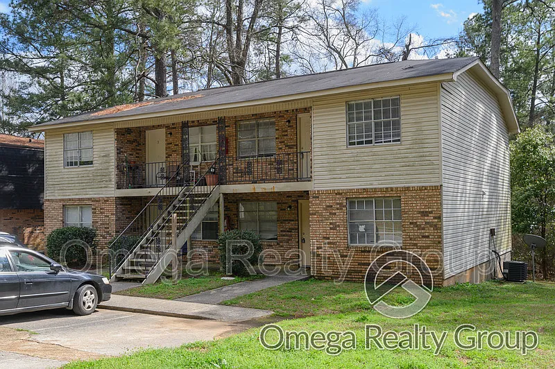 Crestmont Apartments — Photo 1