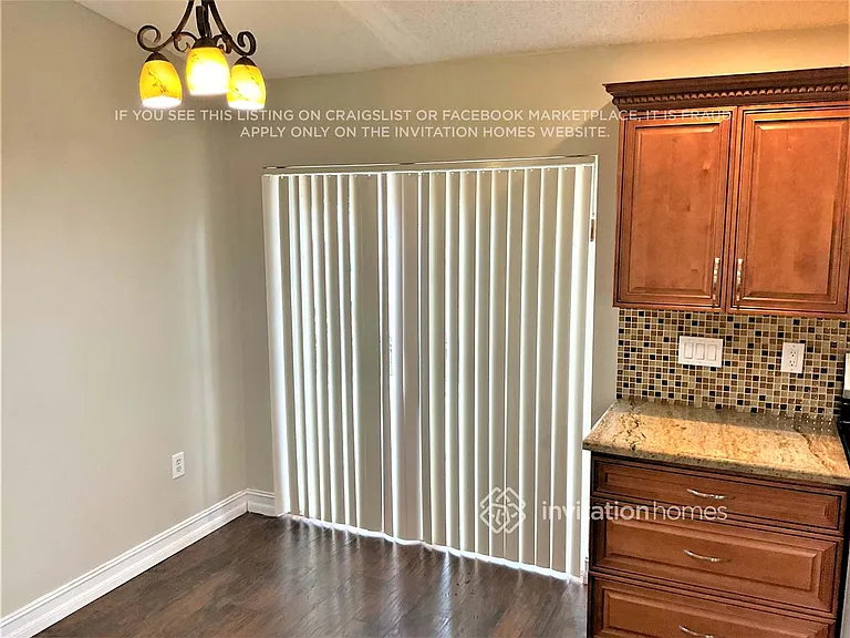 13528 NW 5th Ct — Photo 9