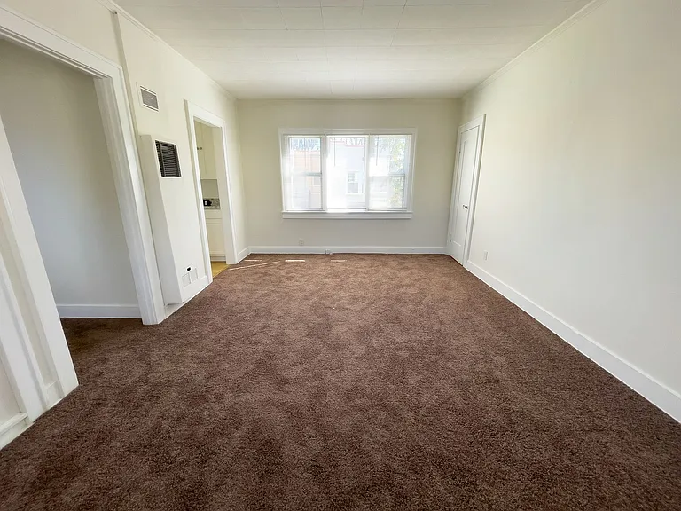 803 Lindaraxa Park N — Photo 3