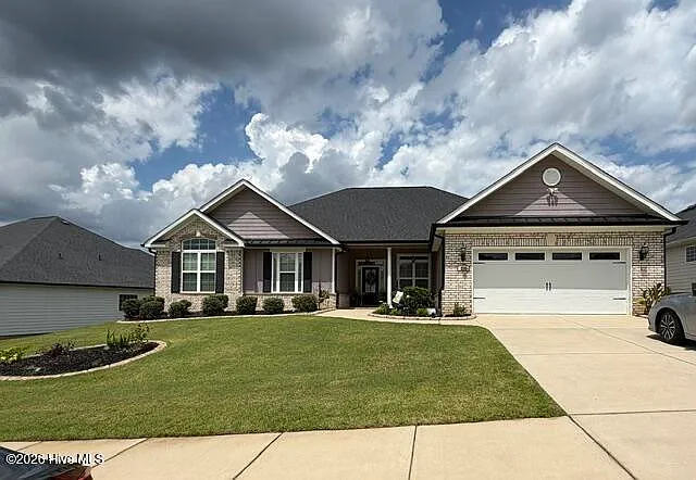 4 bed, 2.5 bath, 2805 sqft, $2,750 — Photo 1