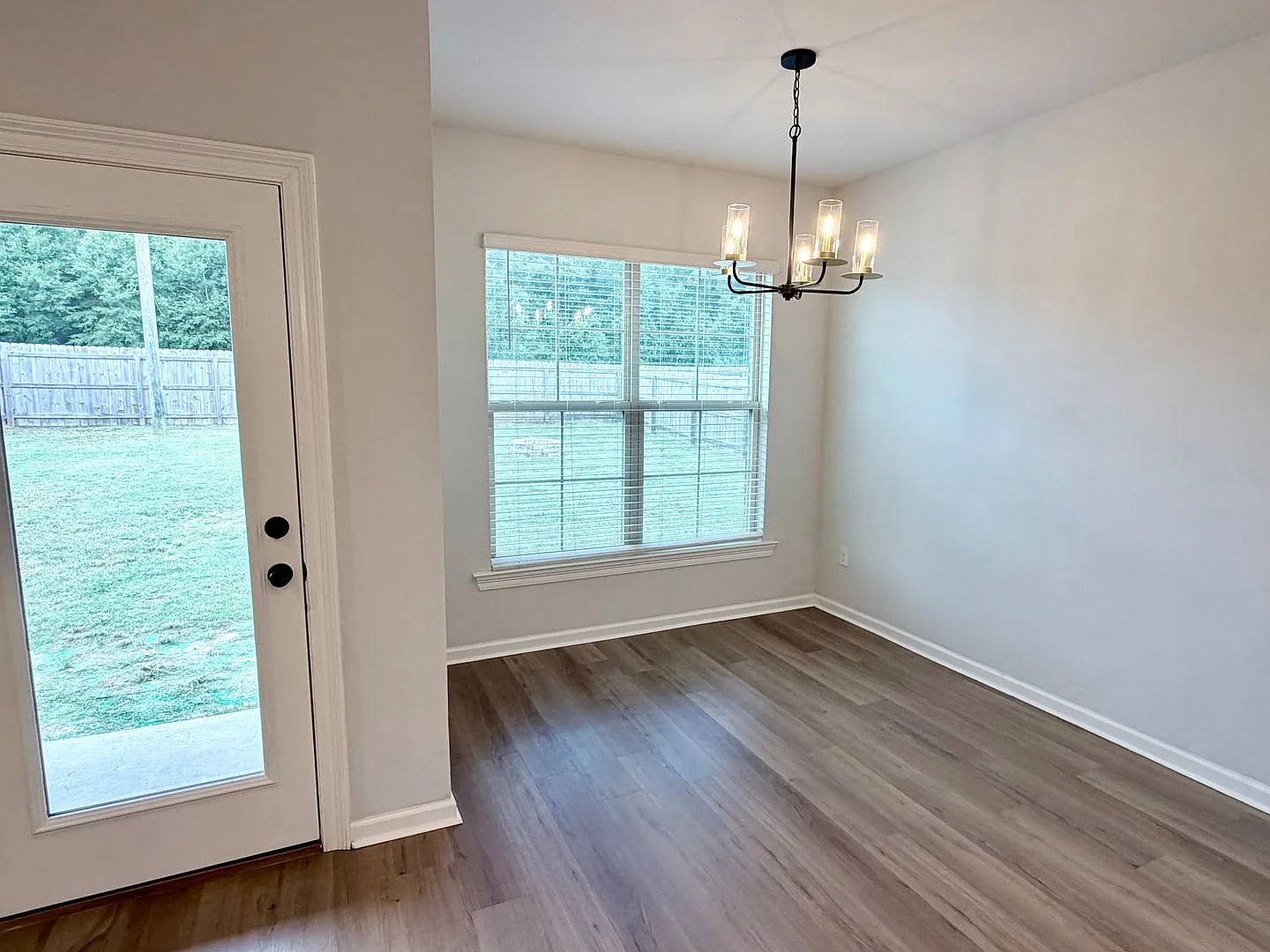 Spacious 3-Bedroom Home — Photo 4
