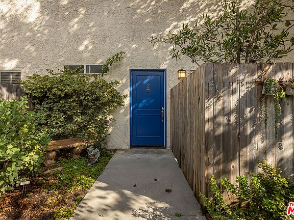 2nd image of 1447 Franklin St APT 2