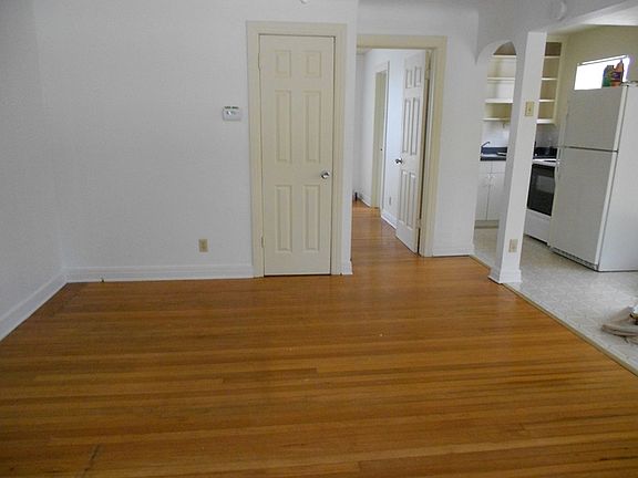 3rd image of 1119 14th St N APT A