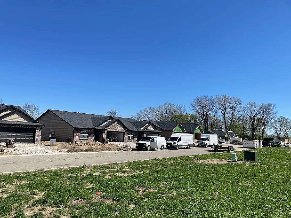 Building Photo - 202 Lakeside Dr #202