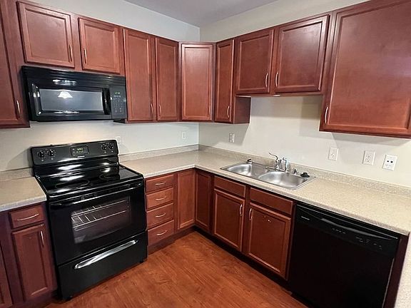 5th image of 401 N Washington St #101