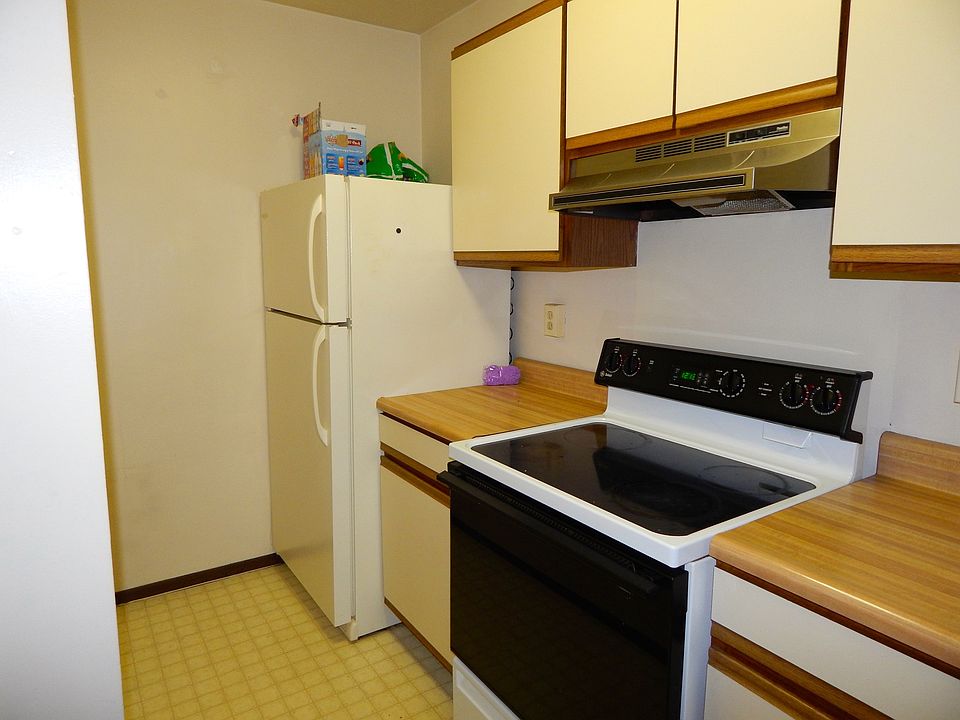 2nd image of 142 3rd St