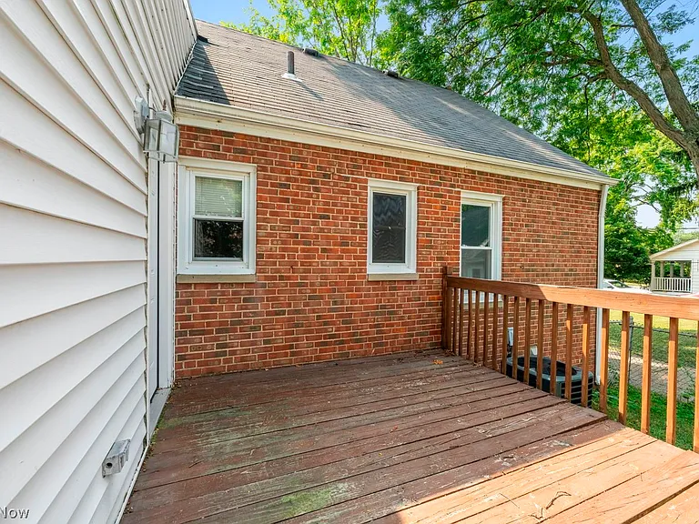 1395 Irene Rd — Photo 24