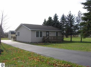 201 W Victoria St, Hale, MI 48739