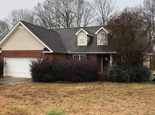 203 Larkspur Dr SW, Calhoun, GA 30701