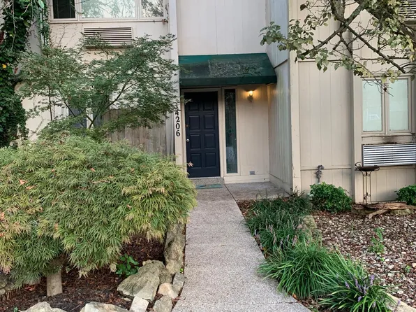 14206 Harbour Pl, Prospect, KY 40059