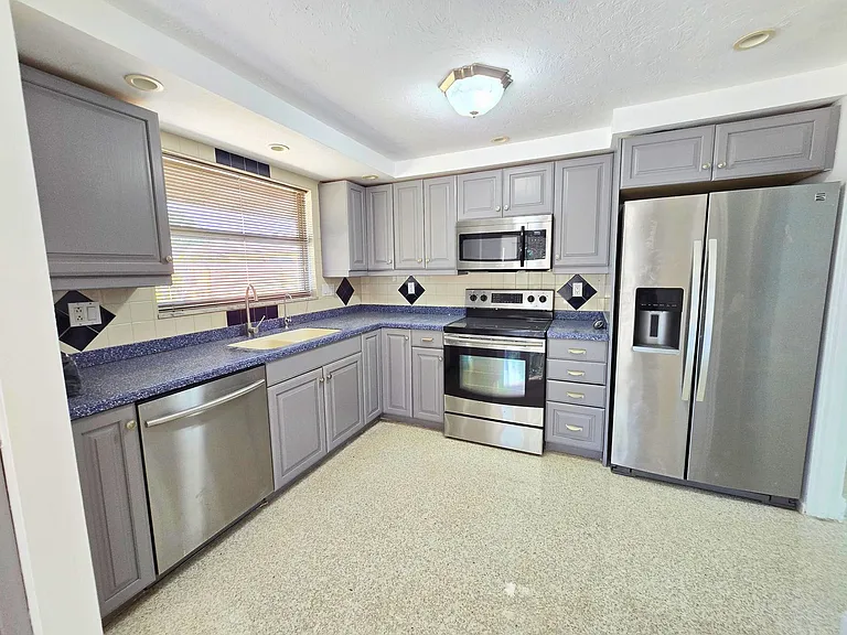 2101 Alvarado Ln — Photo 8