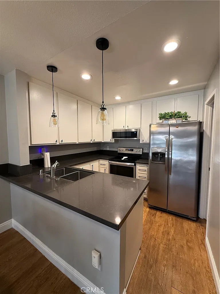 1 bed, 756 sqft, $2,600 — Photo 3