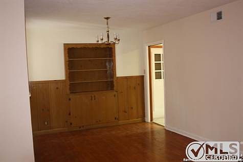 5th image of 310 Shannon Lee St
